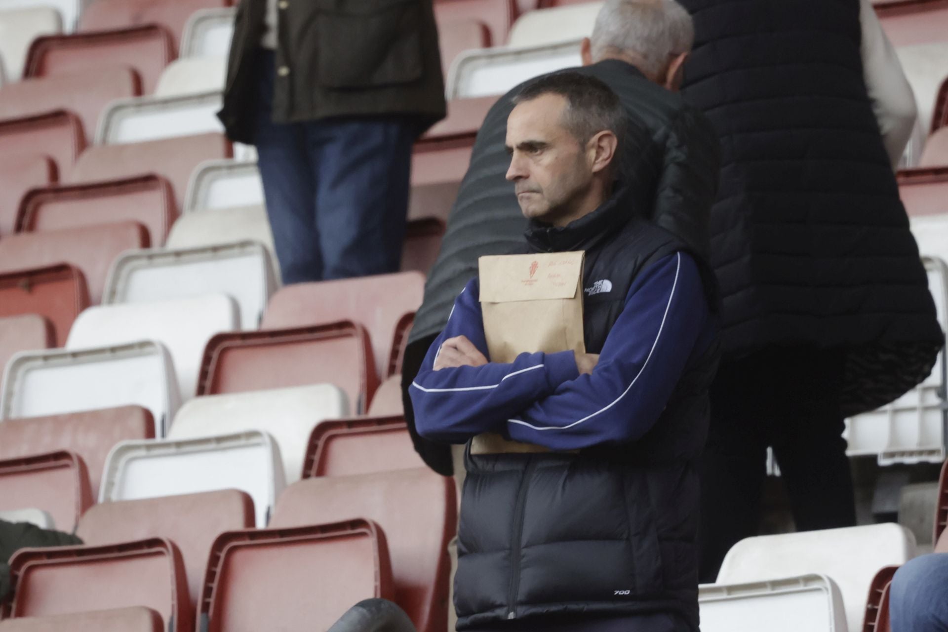 Fotos | ¿Estuviste en El Molinón en el Sporting de Gijón - Eibar? ¡Búscate!