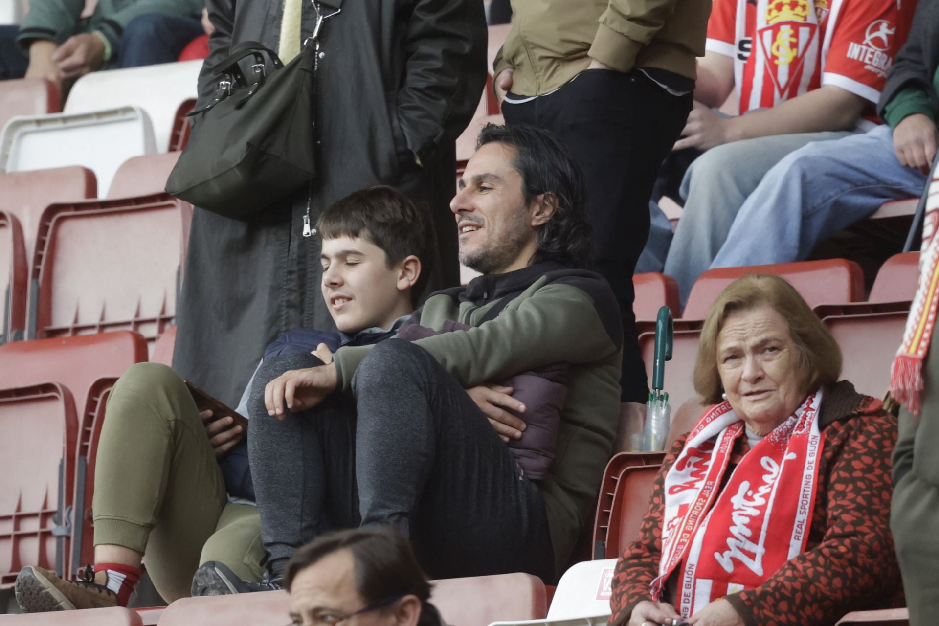 Fotos | ¿Estuviste en El Molinón en el Sporting de Gijón - Eibar? ¡Búscate!