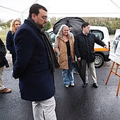El presidente del Principado de Asturias, Adrián Barbón, en las obras de mejora ejecutadas en la carretera de Arlós.