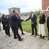 Faustino Blanco saluda al presidente del Principado en la celebración del décimo aniversario de la Finba.
