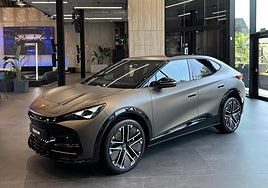 EL CUPRA Tavascan es un SUV deportivo con un diseño único que llama poderosamente la atención.