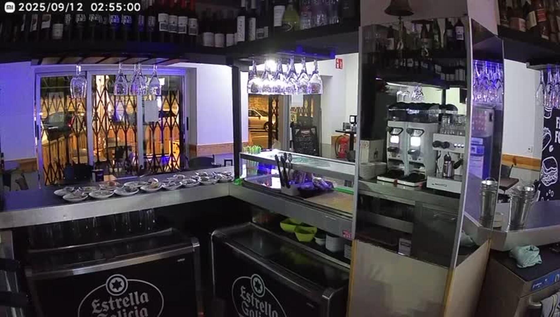 Detenidos cuatro hombres por ocho robos con violencia en bares de Corvera y Castrillón