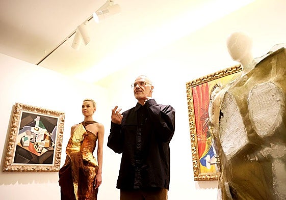 El director creativo de Angel Schlesser, Alfonso Pérez, y la modelo Irene Fonseca reinterpretando a Picasso.