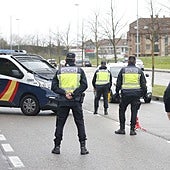 Control de la Policía Nacional en Gijón.