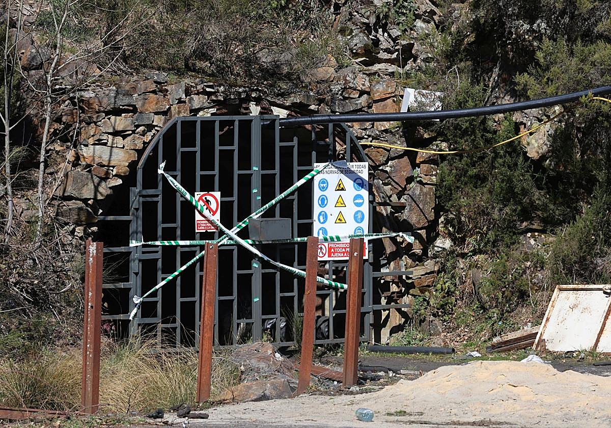 Barbón reafirma su compromiso «de sangre» con la investigación del accidente en la mina de Cerredo