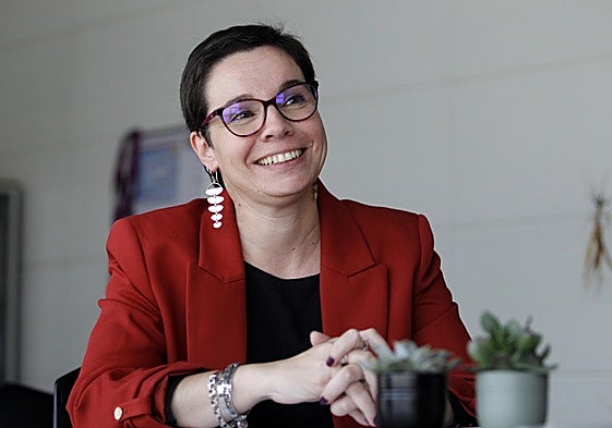 Vanesa Fernández, nueva directora general de Igualdad, en su despacho en Oviedo.