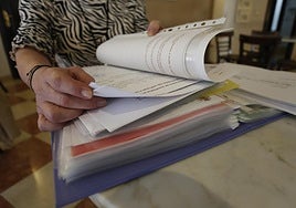 Una asturiana, víctima de malos tratos, con las sentencias acumuladas contra su expareja.