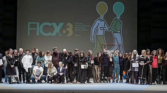 Silencio por la tragedia minera, aplauso a las mujeres de cine y la dedicatoria múltiple a Fran Gayo: así fue la gala de clausura del FICX