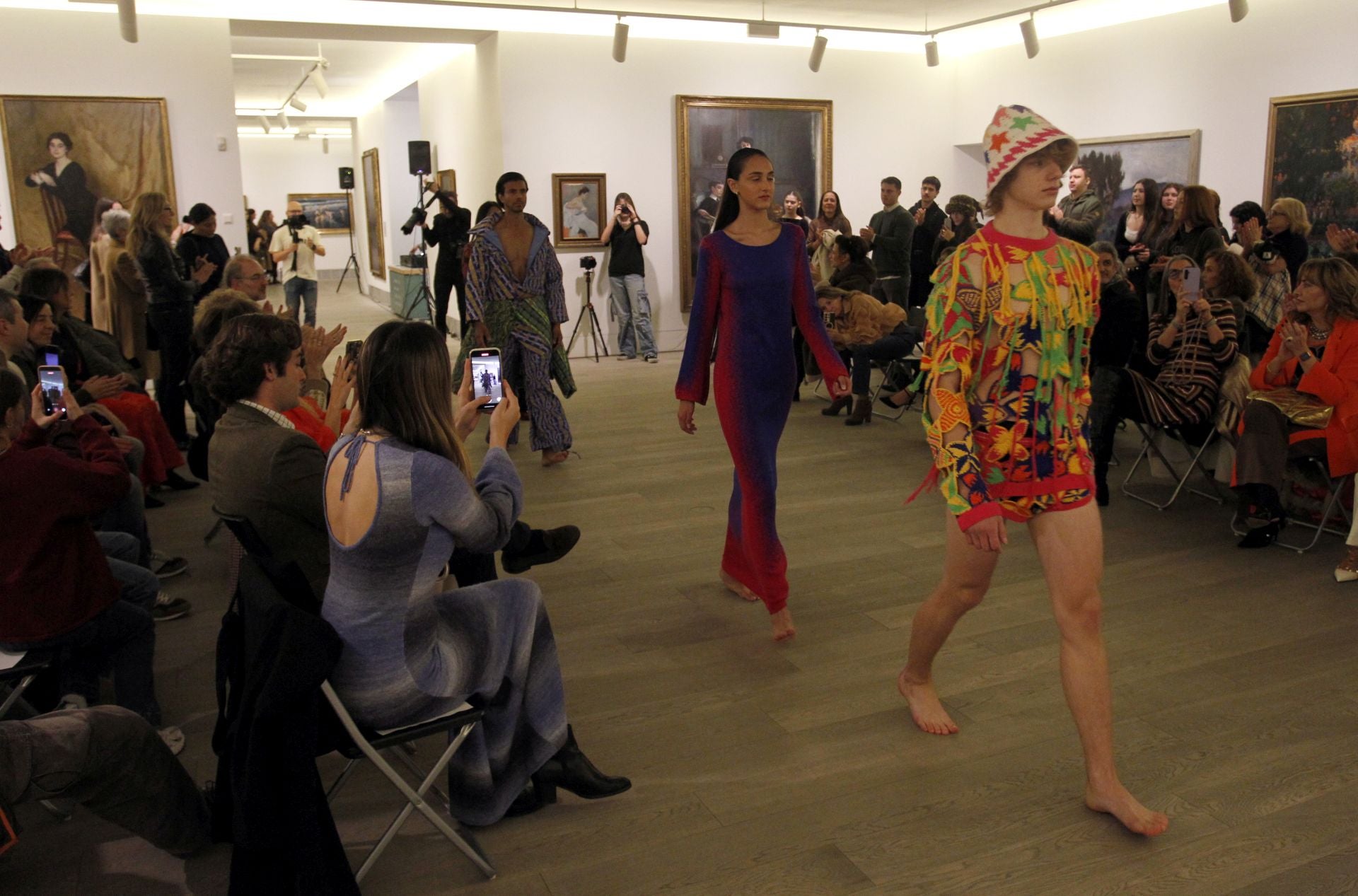 La fusión entre moda y arte: la Pasarela Campoamor se despide en Oviedo