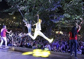 Concierto en una fiesta en la zona rural de Gijón.