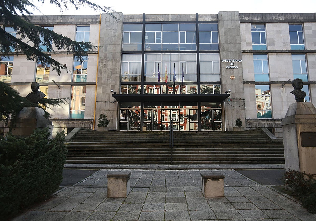 La vieja Escuela de Minas de Oviedo.