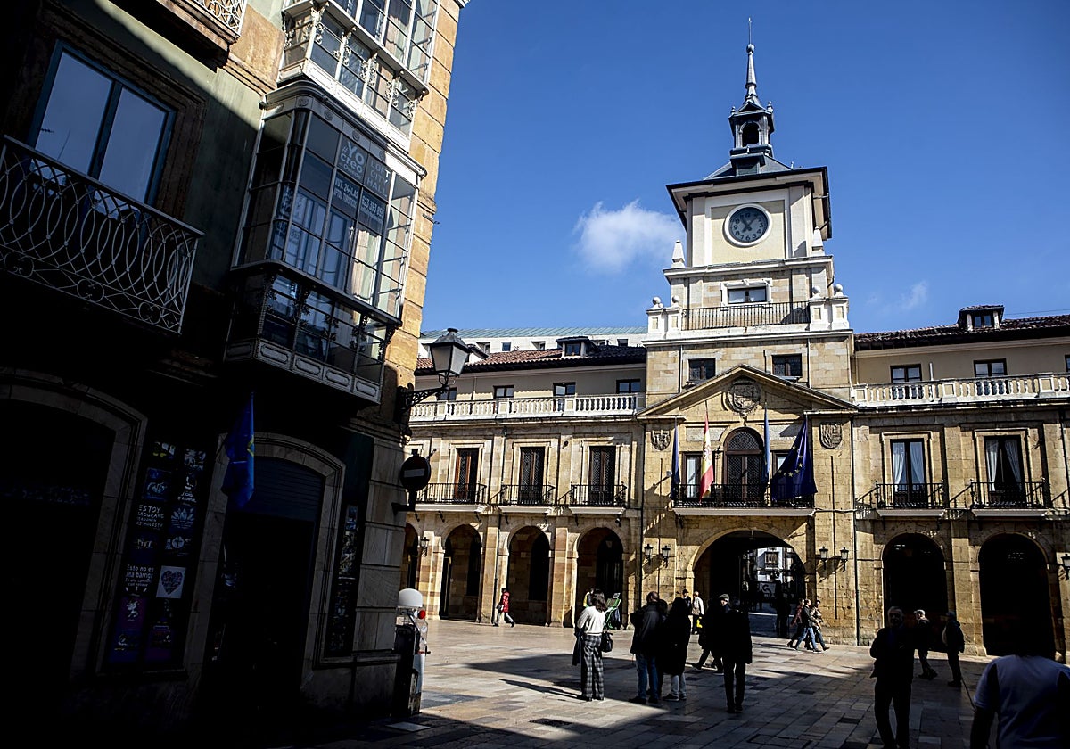 Fachada del Ayuntamiento de Oviedo.