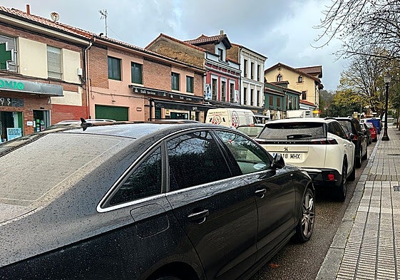 Zona de Somió en la que fue localizado el coche sospechoso de ser utilizado por la banda de ladrones.