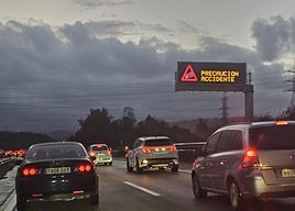 Retenciones en la autopista 'Y' en dirección a Oviedo.
