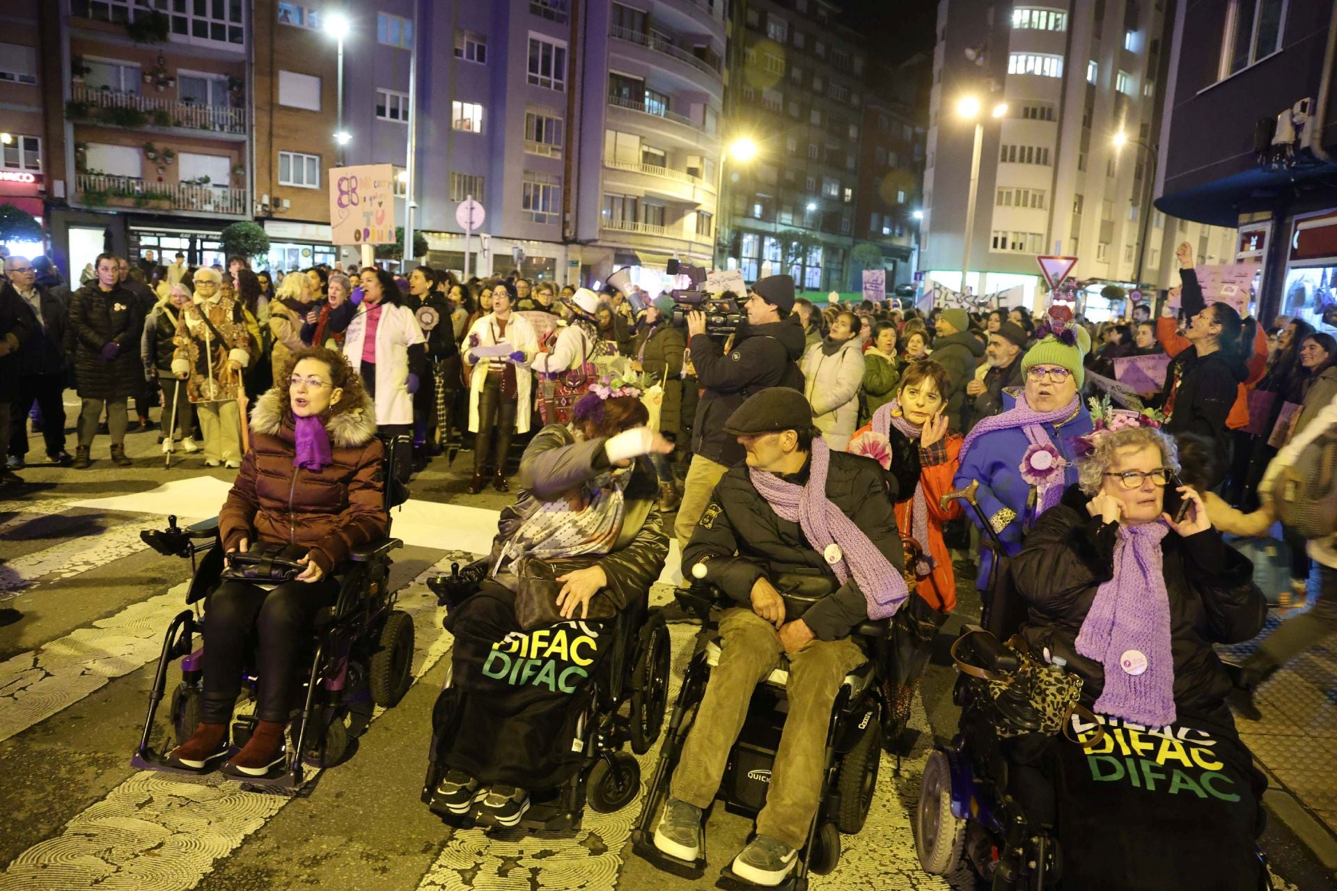 La manifestación contra la violencia machista en Avilés en imágenes