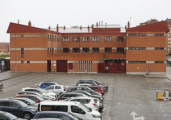 Estado actual del Albergue Covadonga, cuya remodelación se prolongará hasta 2027.