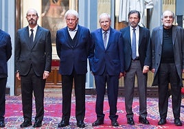 El presidente del Senado, Pedro Rollán; el expresidente del Gobierno, Felipe González; el exvicepresidente del Gobierno, Alfonso Guerra y el expresidente del Principado, Javier Fernández, en el homenaje a Javier Lambán.