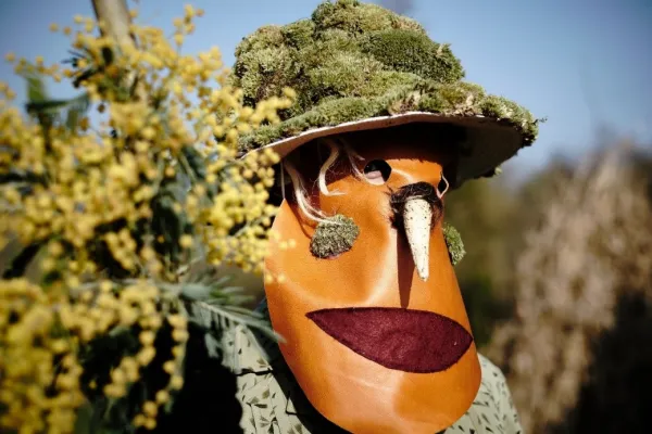 Imagen secundaria 1 - Mascaradas de invierno que se realizan en diferentes partes de la región.