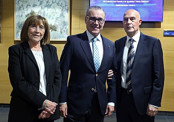 Rosa María Gil, Antonio González Busto y Adolfo Barreda.
