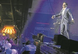 David Bustamante llenó anoche el Gijón Arena con el concierto de 'Inédito'.