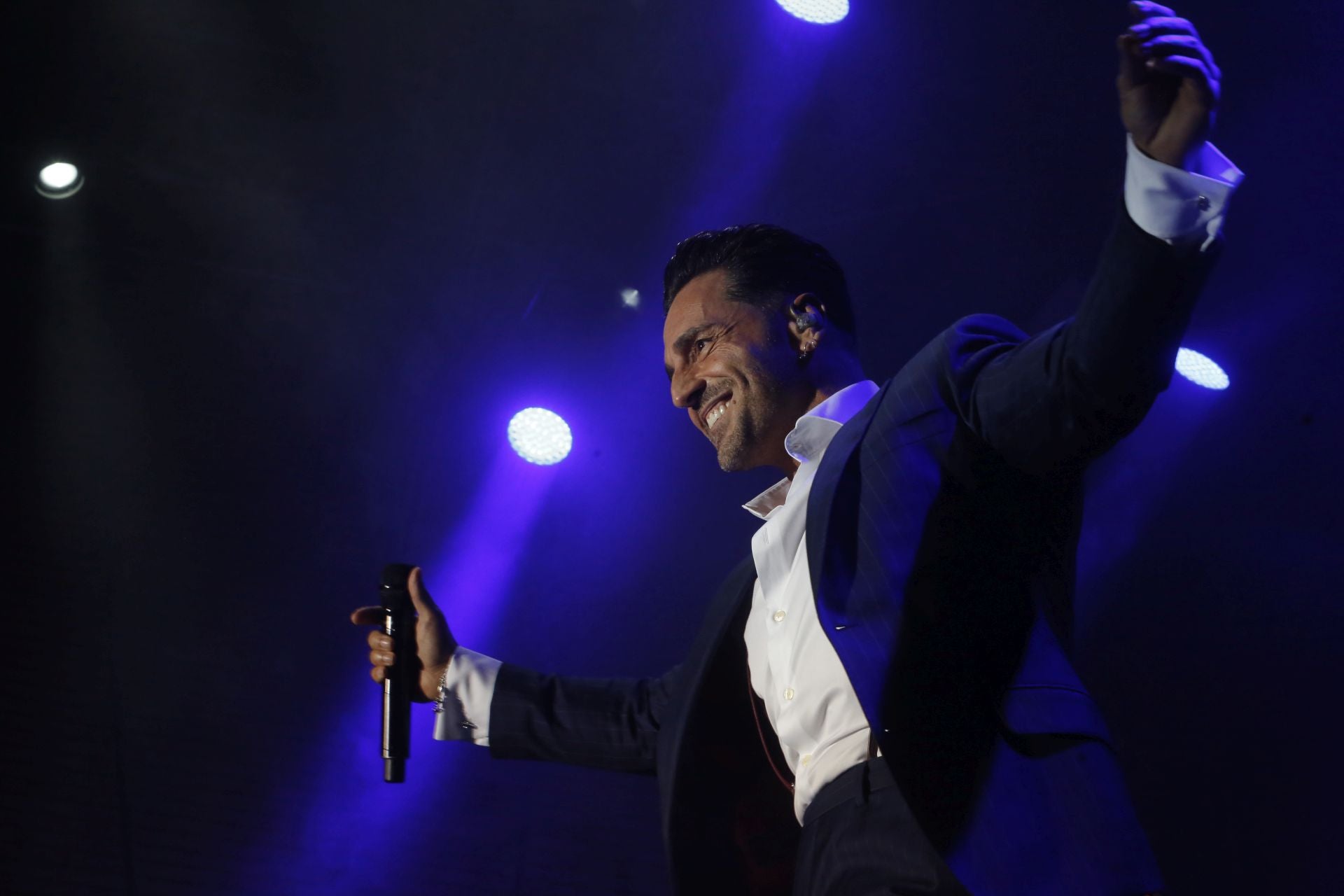 David Bustamante llena el Gijón Arena