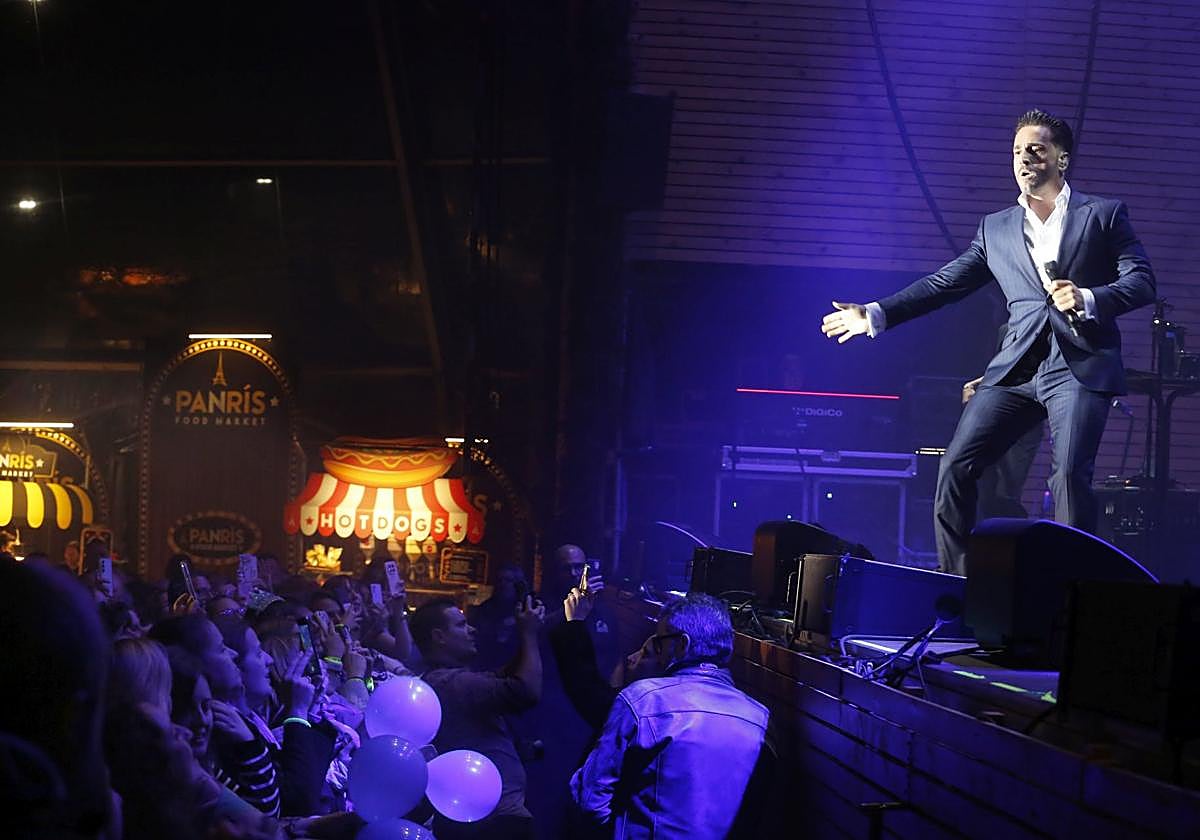 David Bustamante llena el Gijón Arena