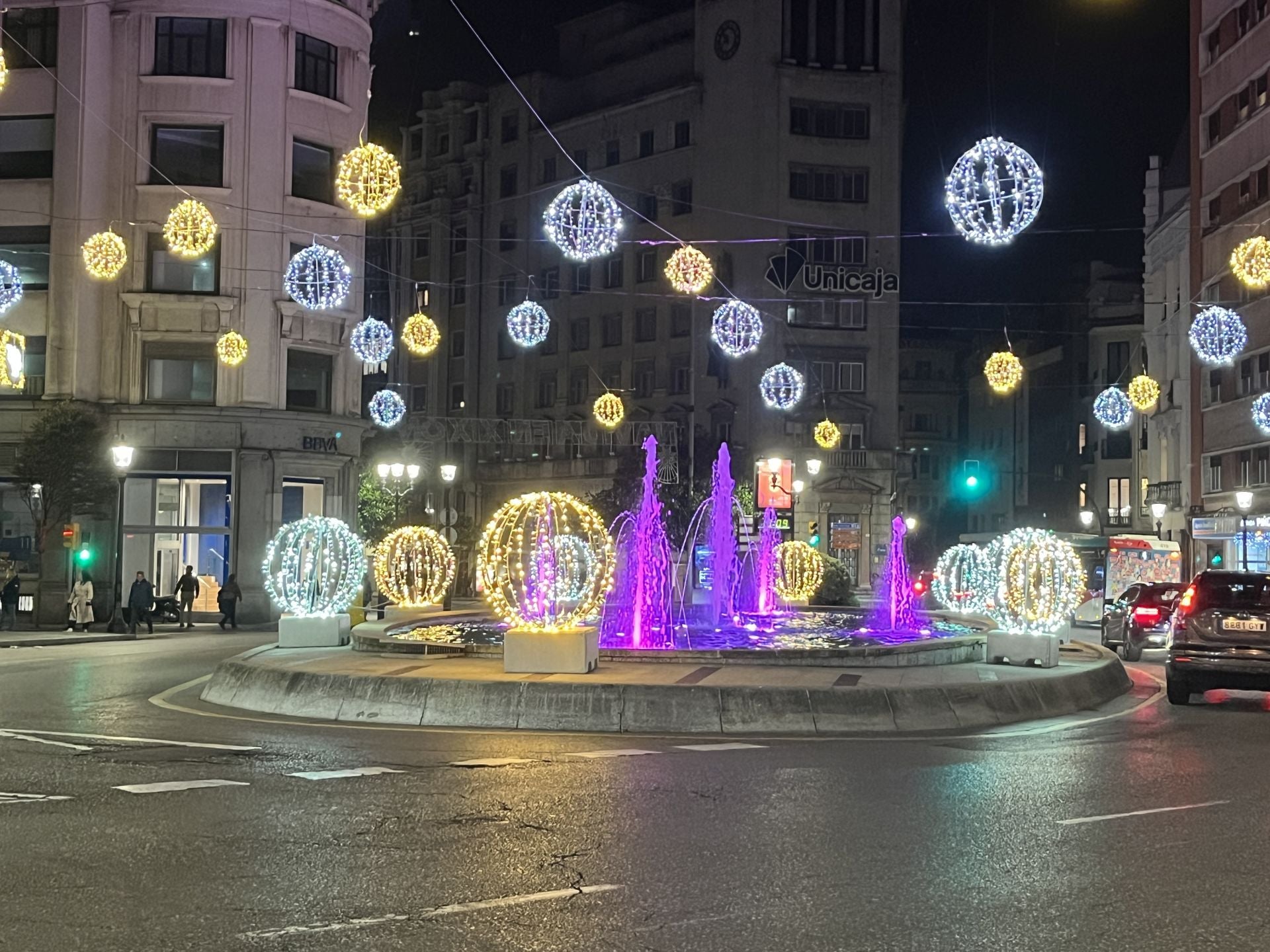 La Navidad ya deslumbra en Gijón: las luces navideñas que no te puedes perder