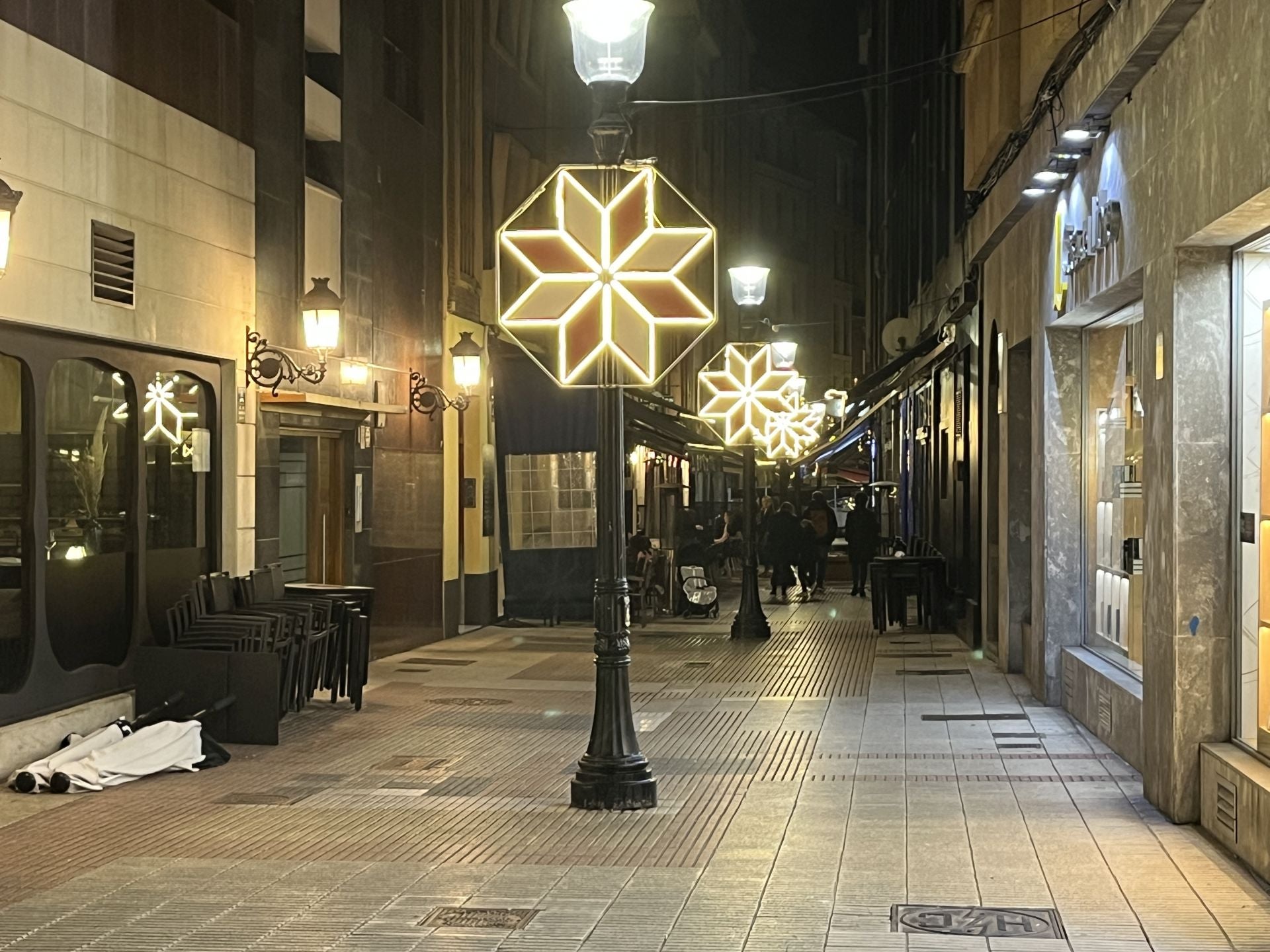 La Navidad ya deslumbra en Gijón: las luces navideñas que no te puedes perder