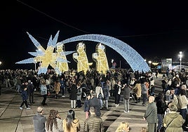 La Navidad ya deslumbra en Gijón: las luces navideñas que no te puedes perder