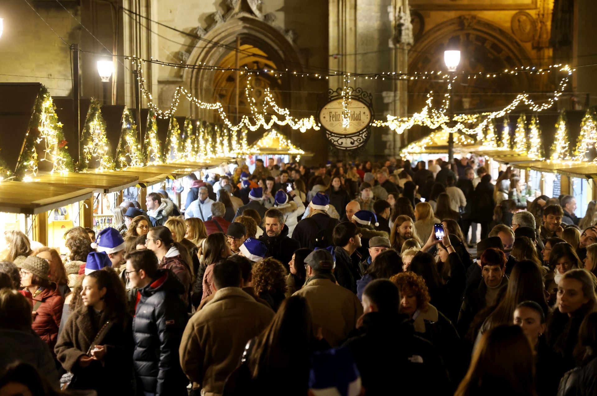 Oviedo se lanza a la calle para encender la Navidad