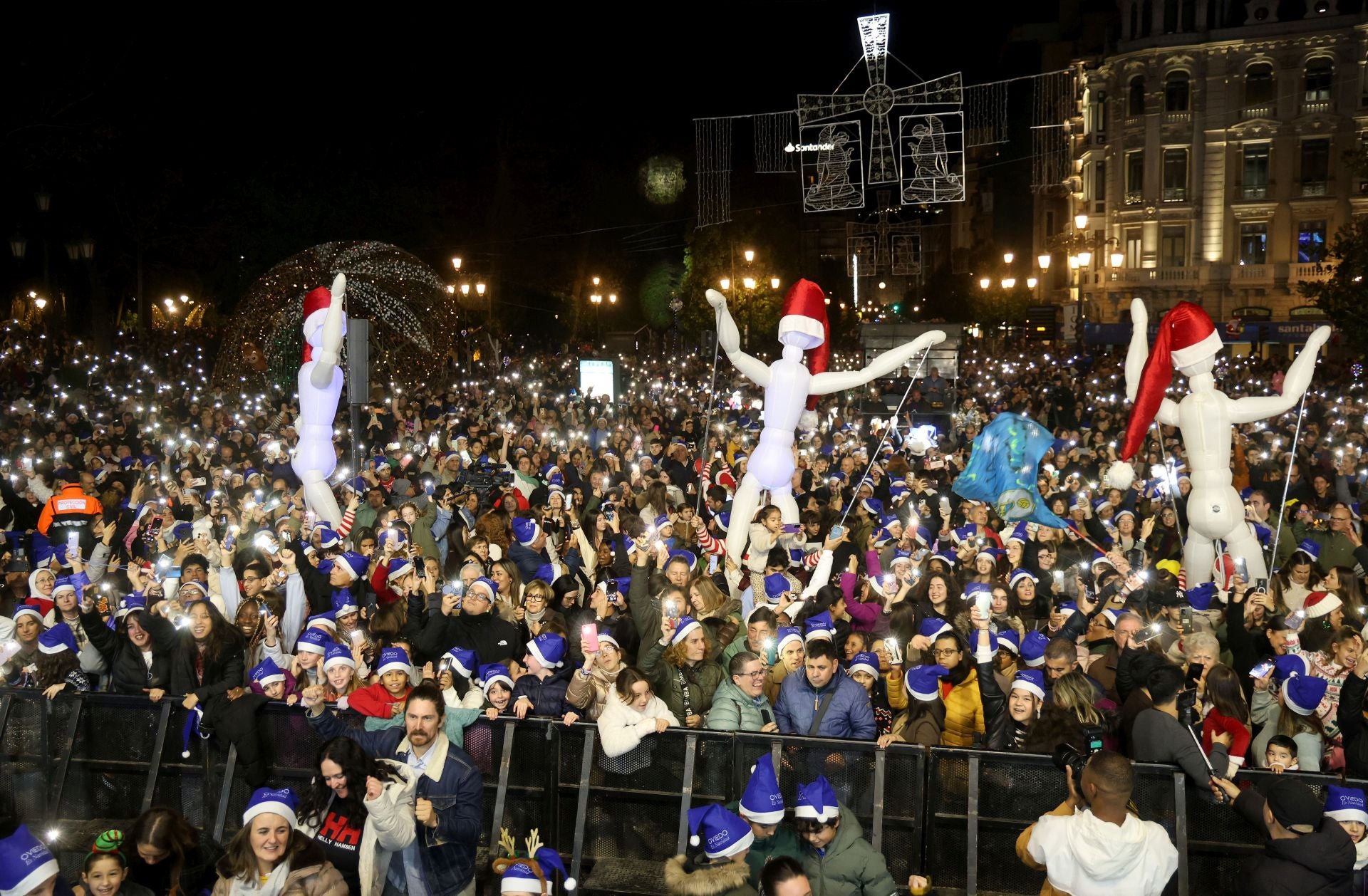 Oviedo se lanza a la calle para encender la Navidad