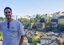 Pelayo Arganza vive en Luxemburgo.