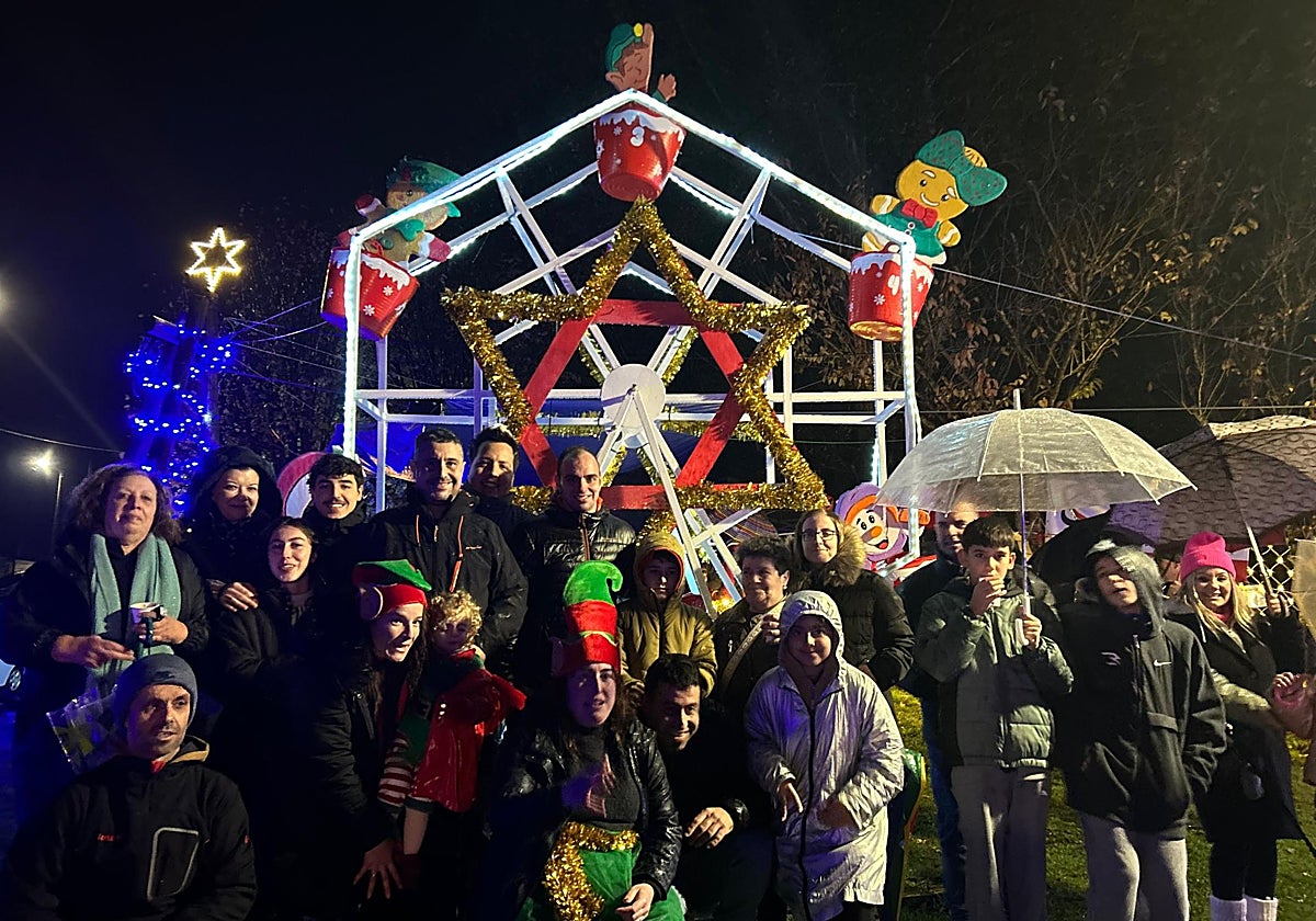 Vecinos de Pañeda, durante el encendido.