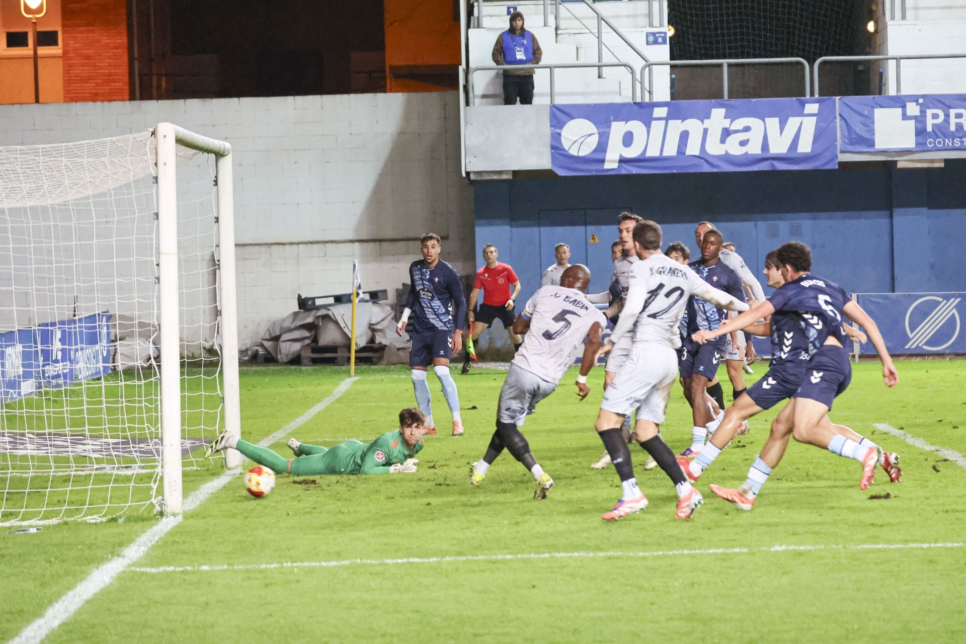 Las mejores fotos del Real Avilés - Celta Fortuna