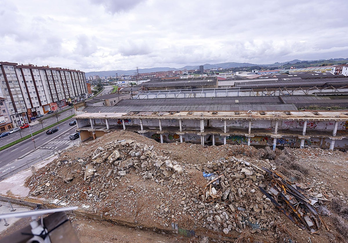 Parcela donde se ubicaba la antigua fábrica de Flex, en el barrio de La Calzada, ya derribada.