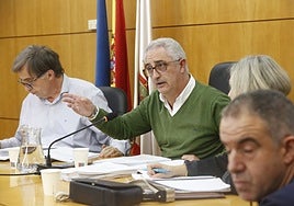 El alcalde de Carreño, Ángel García, durante el último Pleno.