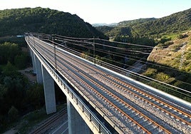 Viaducto del Buen Suceso, que forma parte del trazado de la variante de Pajares.