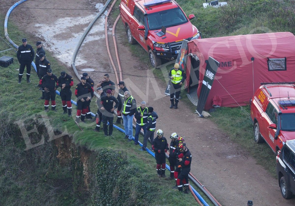Un caso sin resolver en Asturias: así es la minuciosa búsqueda de Maritrini en la balsa de Ribadesella