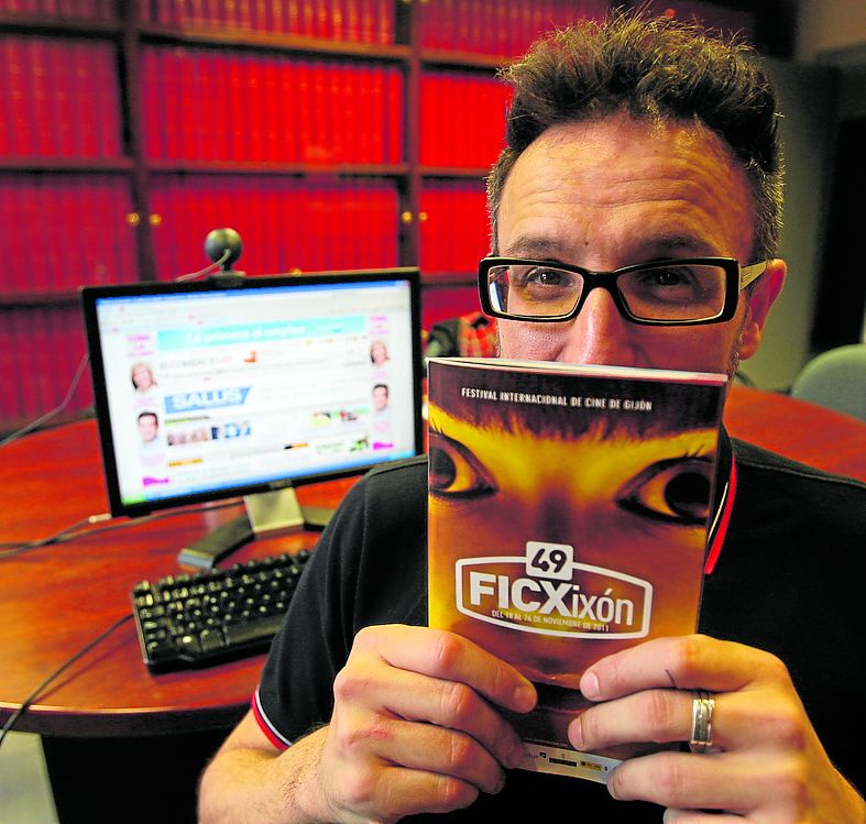 En un videochat con los lectores de EL COMERCIO, en 2011. alex piña