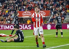 Dani Queipo, el viernes, en el partido del Sporting de Gijón contra el Andorra.