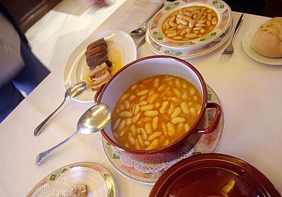 Fabada asturiana.