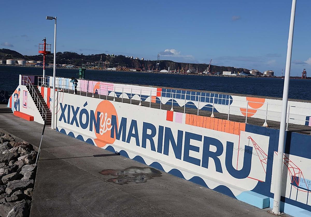 Imagen principal - Nieves Roqueñí emplaza al Ayuntamiento de Gijón a que fije «sus intereses» en los terrenos de Jove