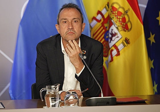 El consejero de Ordenación del Territorio, Ovidio Zapico, en una pasada rueda de prensa.