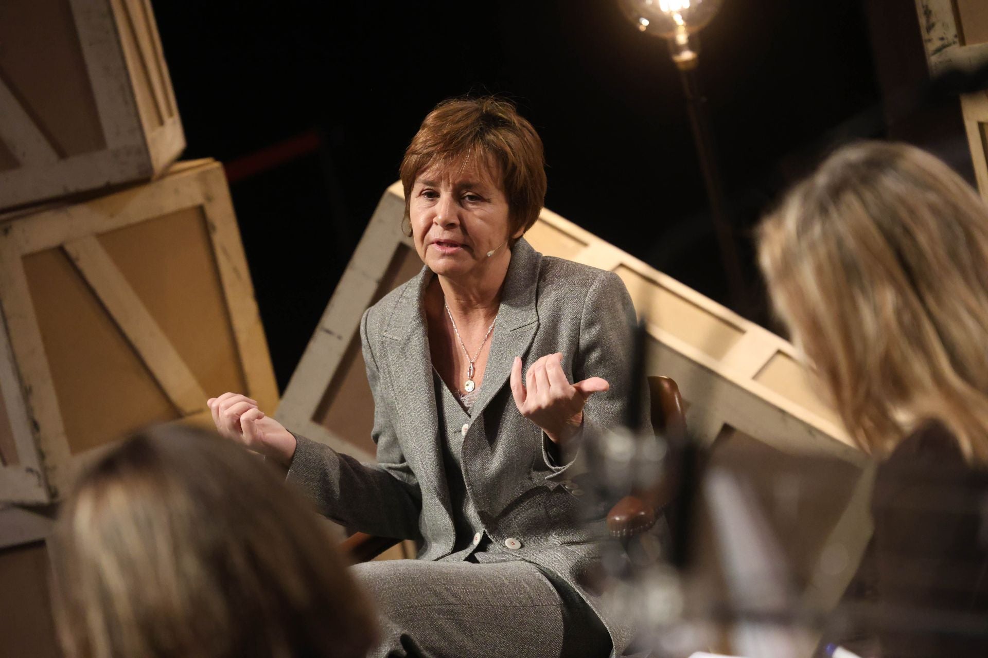 Las imágenes del encuentro de la alcaldesa de Gijón con EL COMERCIO