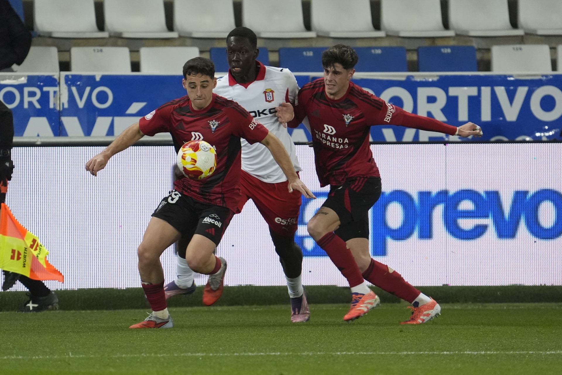 Las mejores jugadas del partido de Copa del Rey del Mirandés - Sporting de Gijón