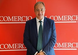 Juan Cifuentes, delegado de Iberdrola en Asturias en la presentación de Sostenibles en EL COMERCIO. EC