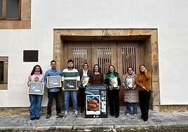 Entrega de premios a los ganadores.