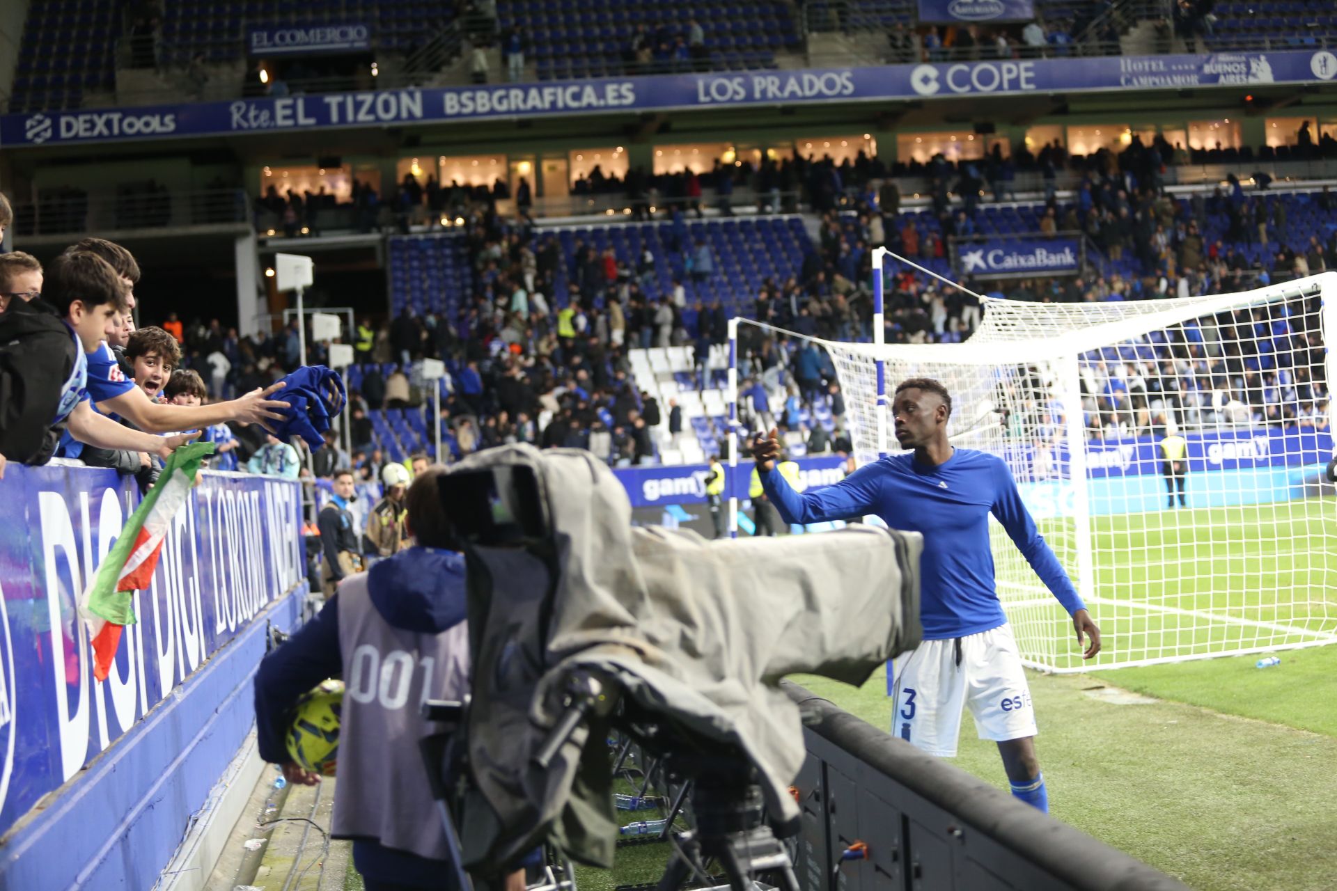 ¿Estuviste en el Real Oviedo - Mallorca? ¡Búscate en las gradas!