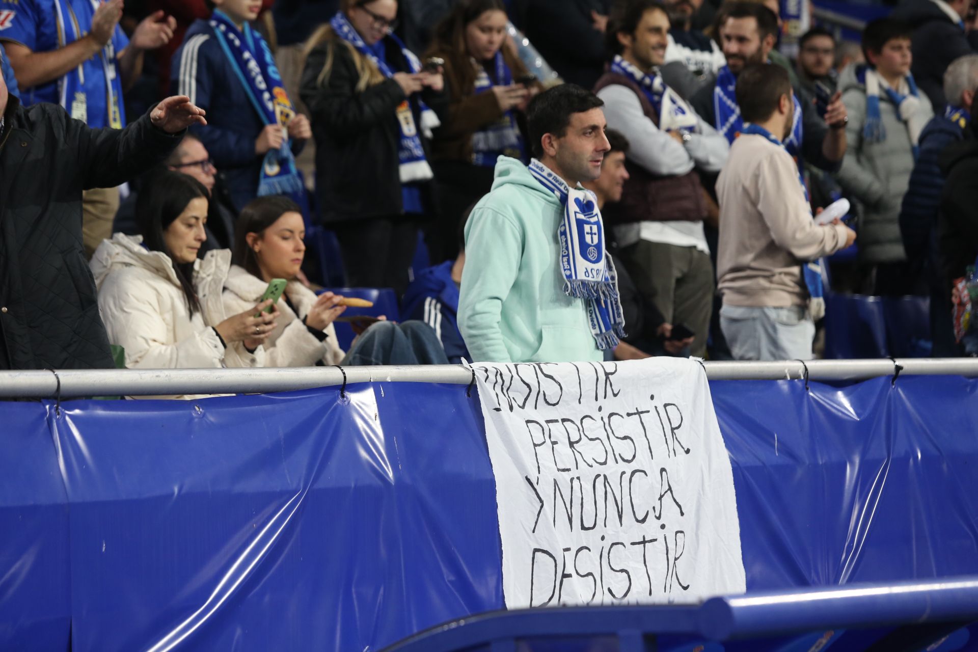 ¿Estuviste en el Real Oviedo - Mallorca? ¡Búscate en las gradas!