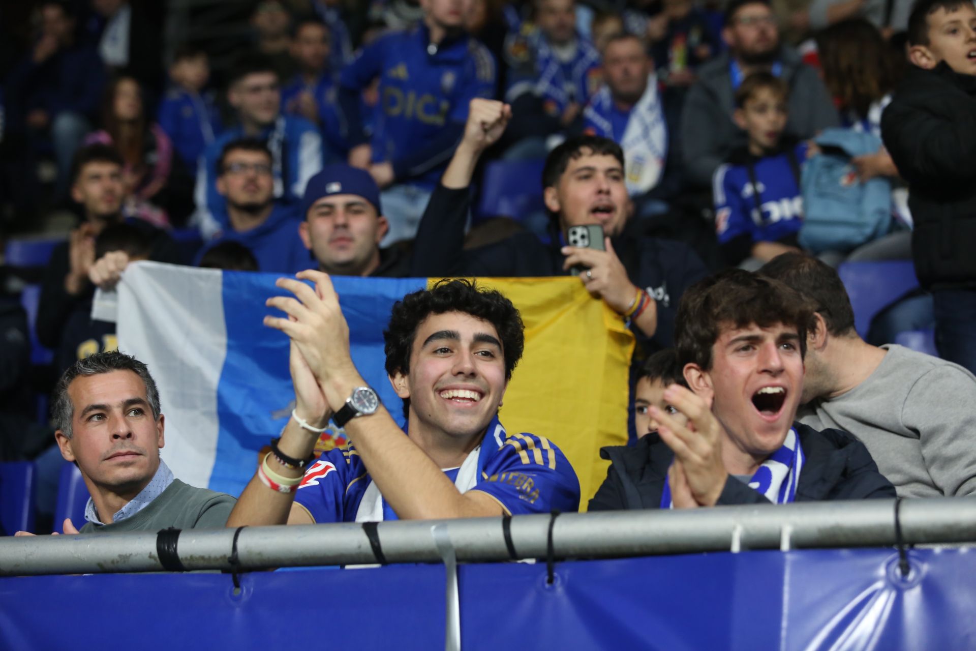 ¿Estuviste en el Real Oviedo - Mallorca? ¡Búscate en las gradas!